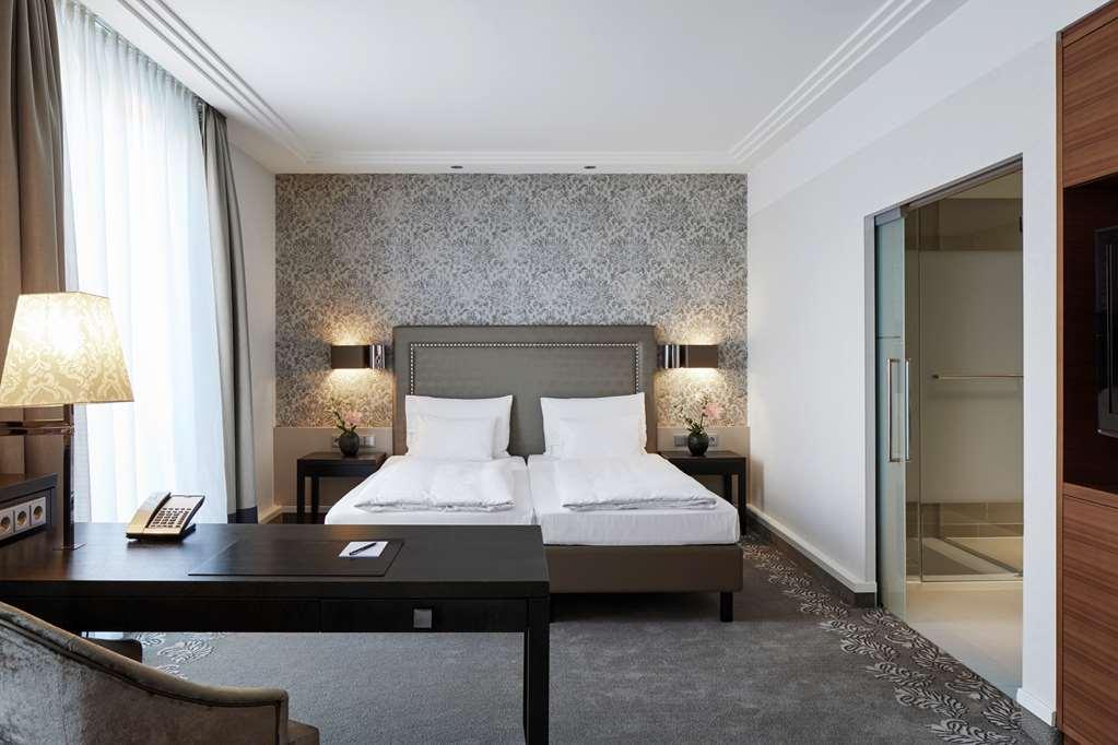 Hotel Maximilian'S アウグスブルク エクステリア 写真 A room at the Mandarin Oriental Munich