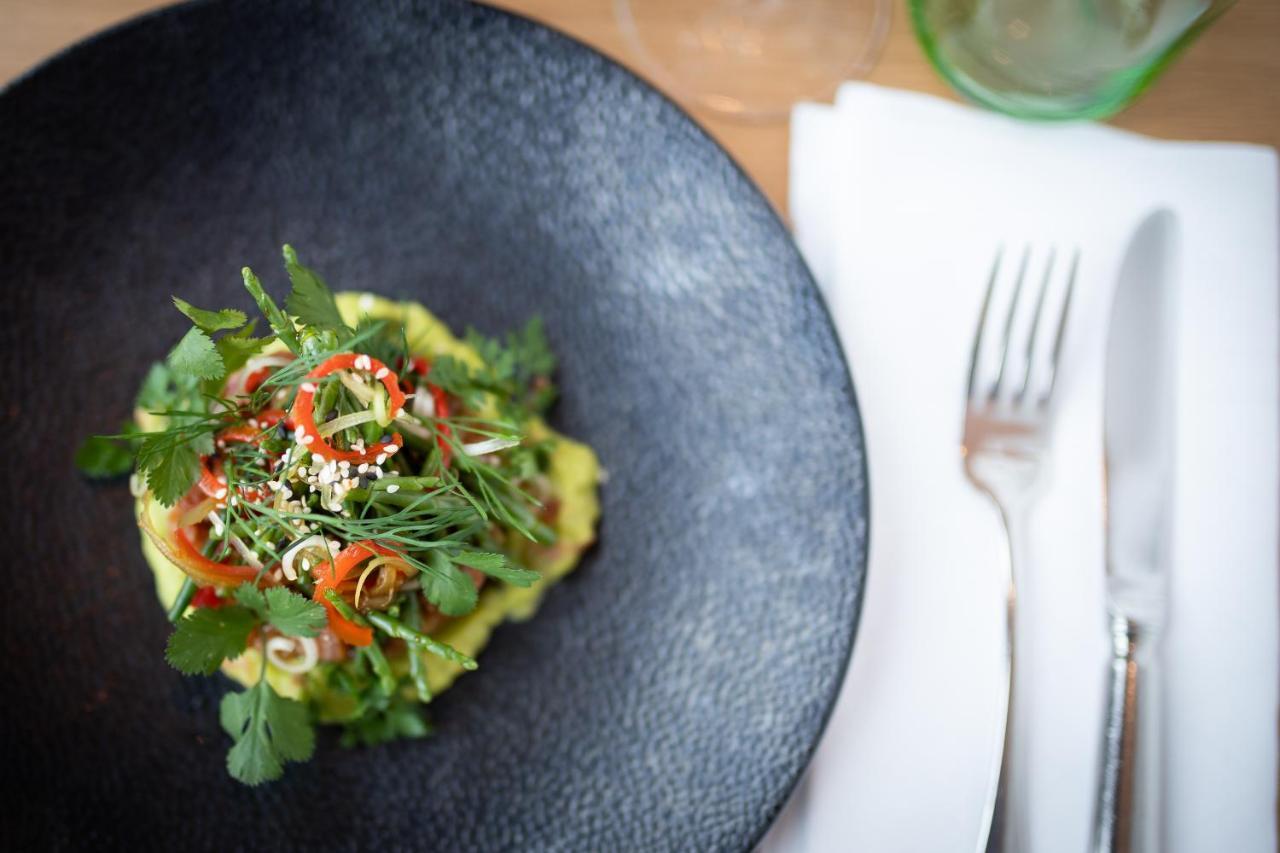 Hotel Maximilian'S アウグスブルク エクステリア 写真 Avocado salad