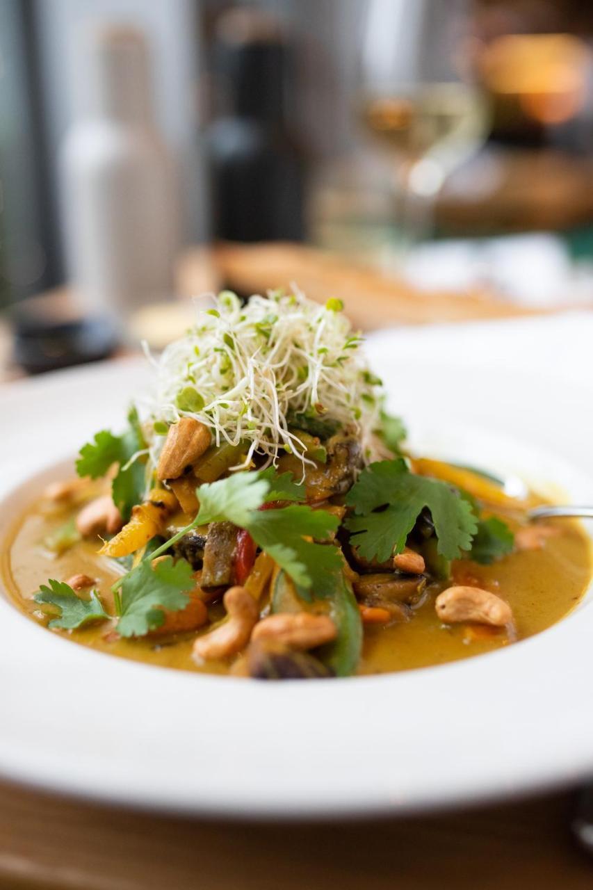 Hotel Maximilian'S アウグスブルク エクステリア 写真 A vegan dish at a restaurant in Copenhagen